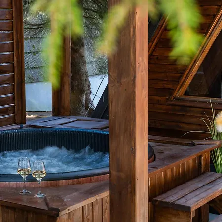 Leśna Sielanka Z Jacuzzi W Lesie Pod Górą Szczebel Relax I Sport Domek alpejski Lubień